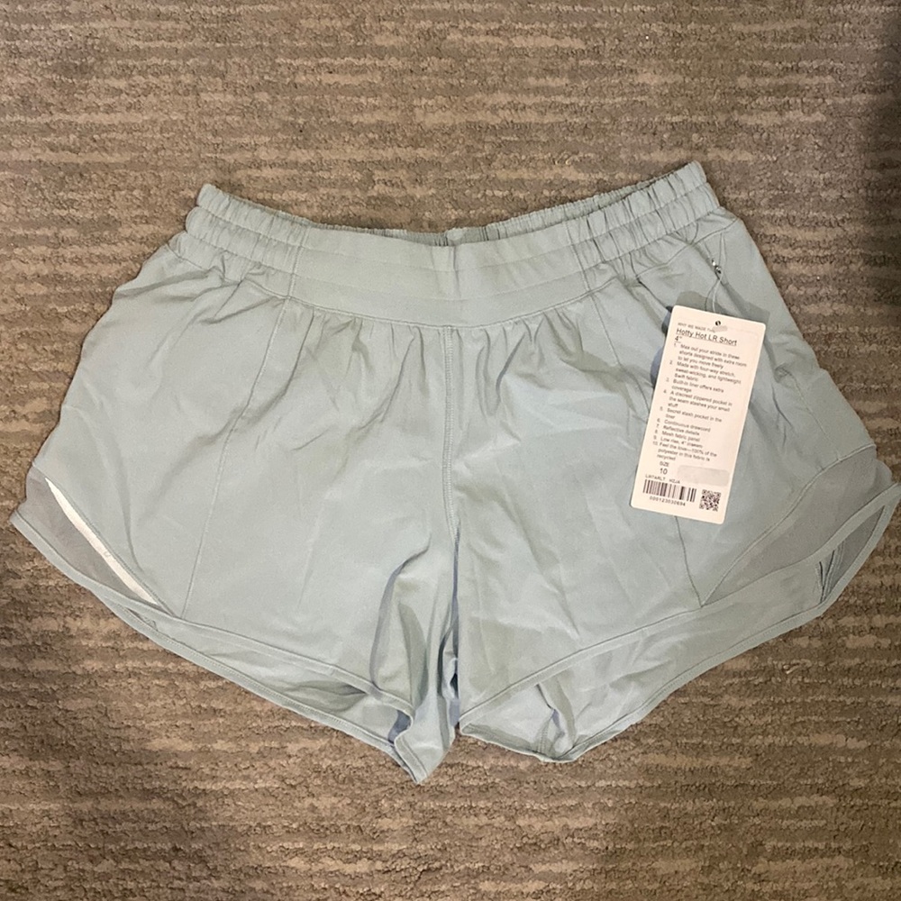 Light blue low rise 4 inch lulu hottie hot shorts